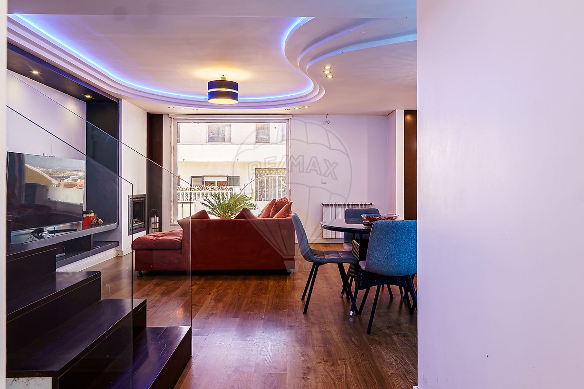Apartamento T5 à venda em Odivelas
