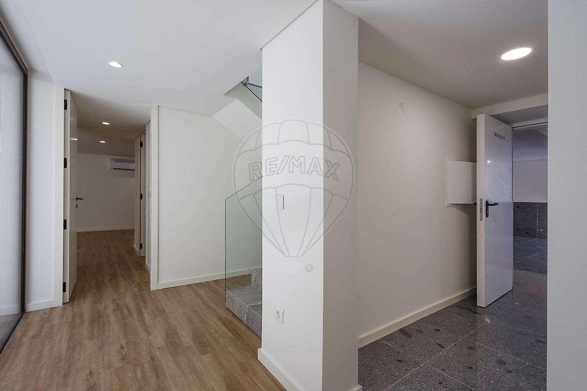 listing 123331056-972 picture-0