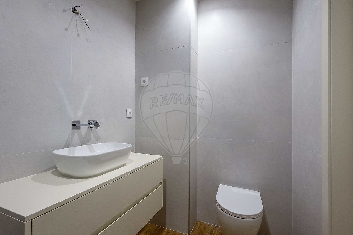 listing 123331056-975 picture-0