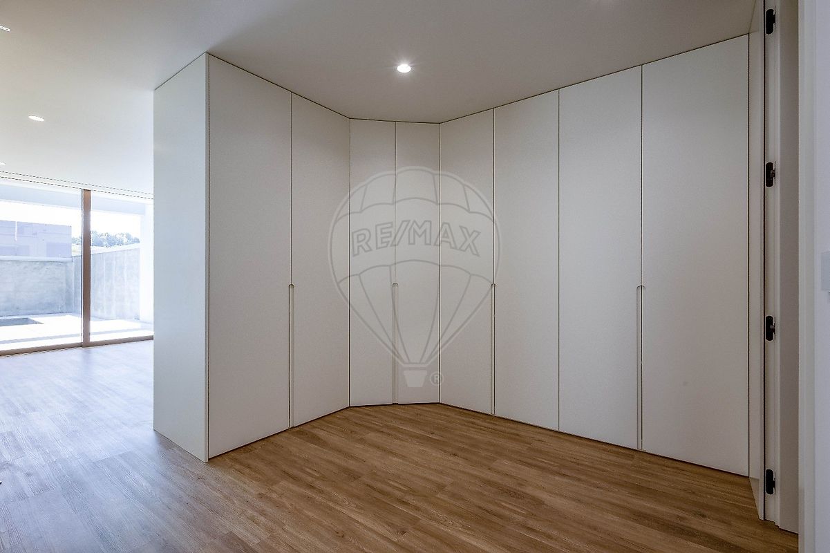 listing 123331056-975 picture-0