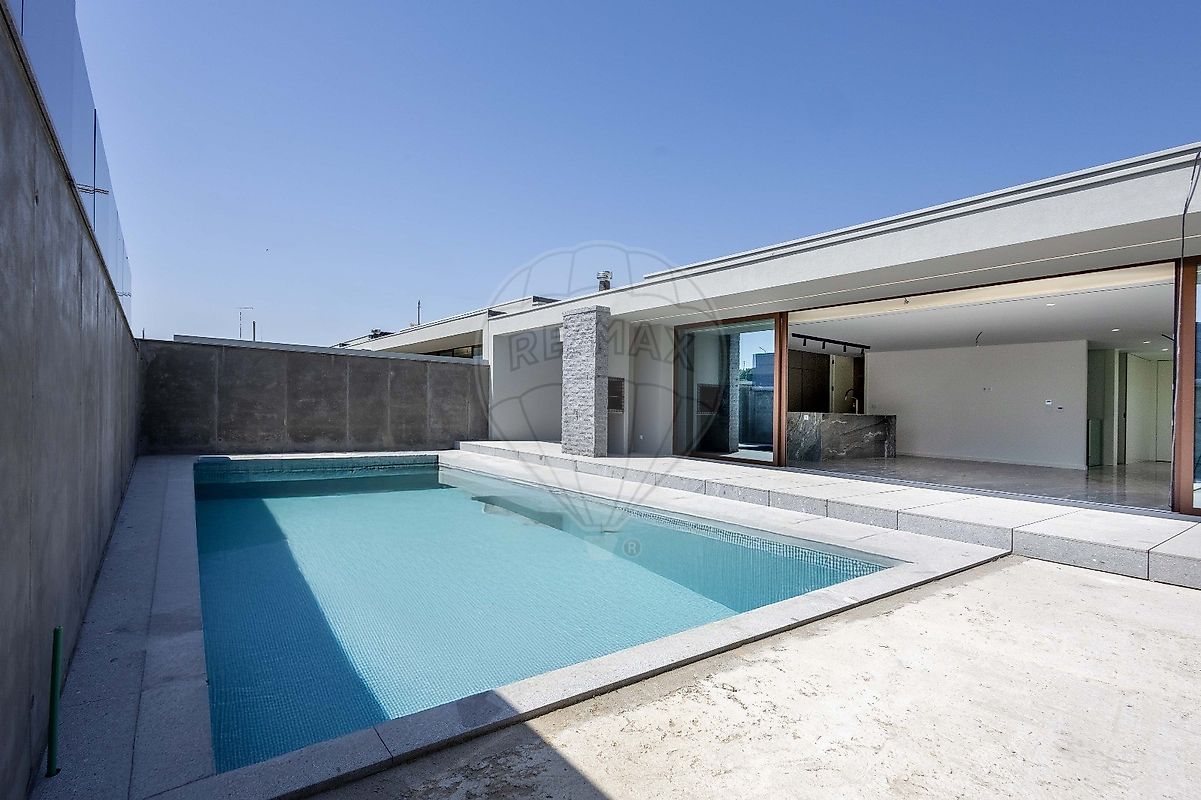 listing 123331056-975 picture-0