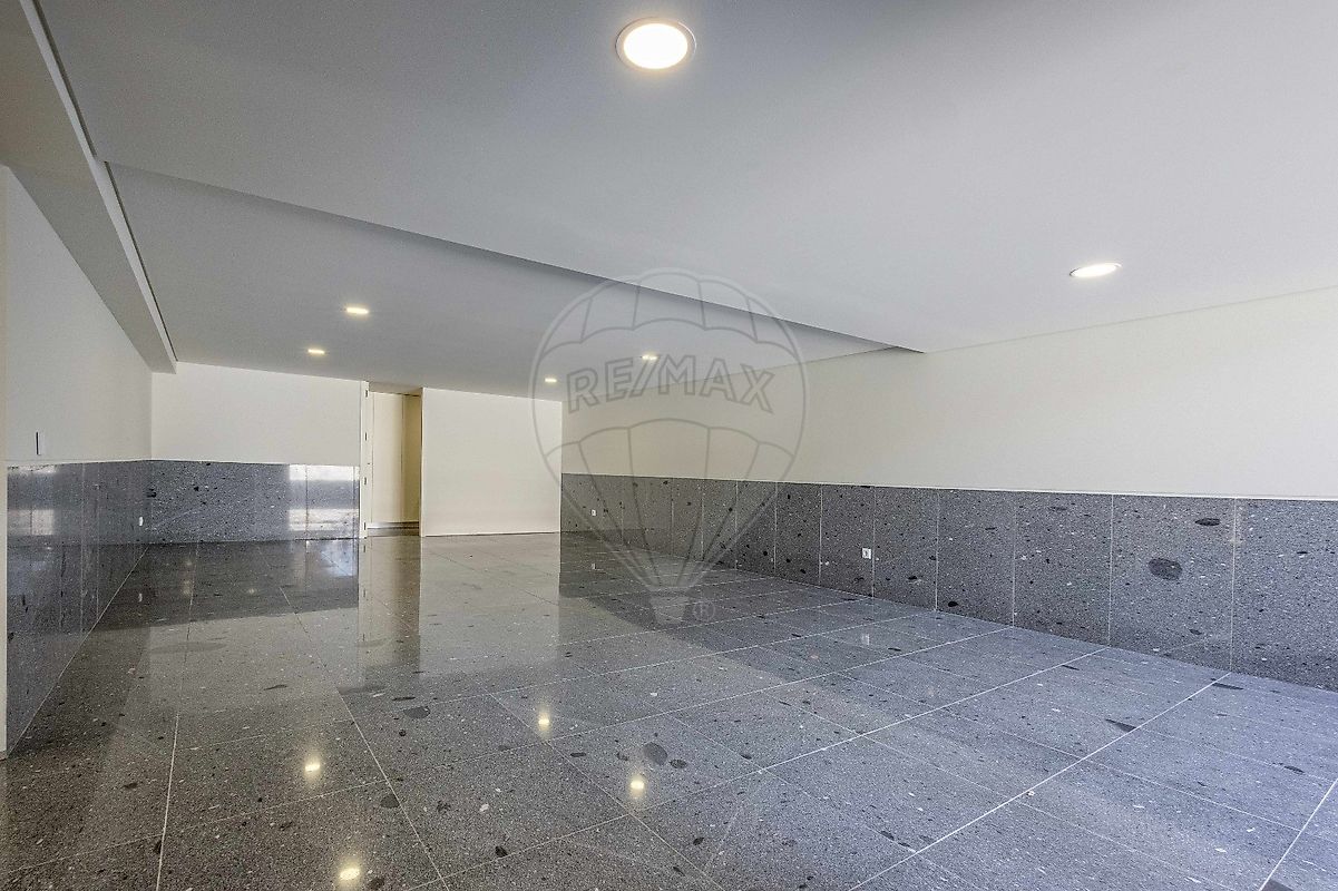 listing 123331056-975 picture-0