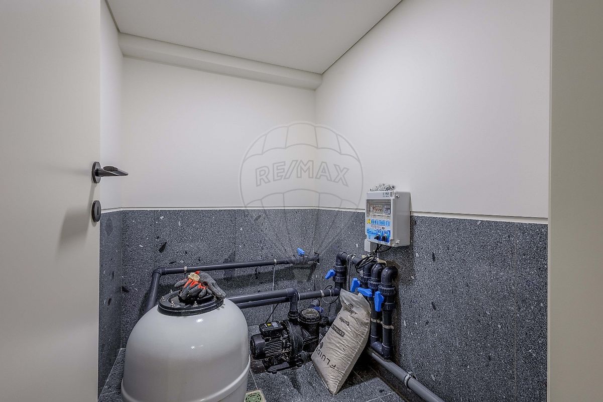 listing 123331056-975 picture-0