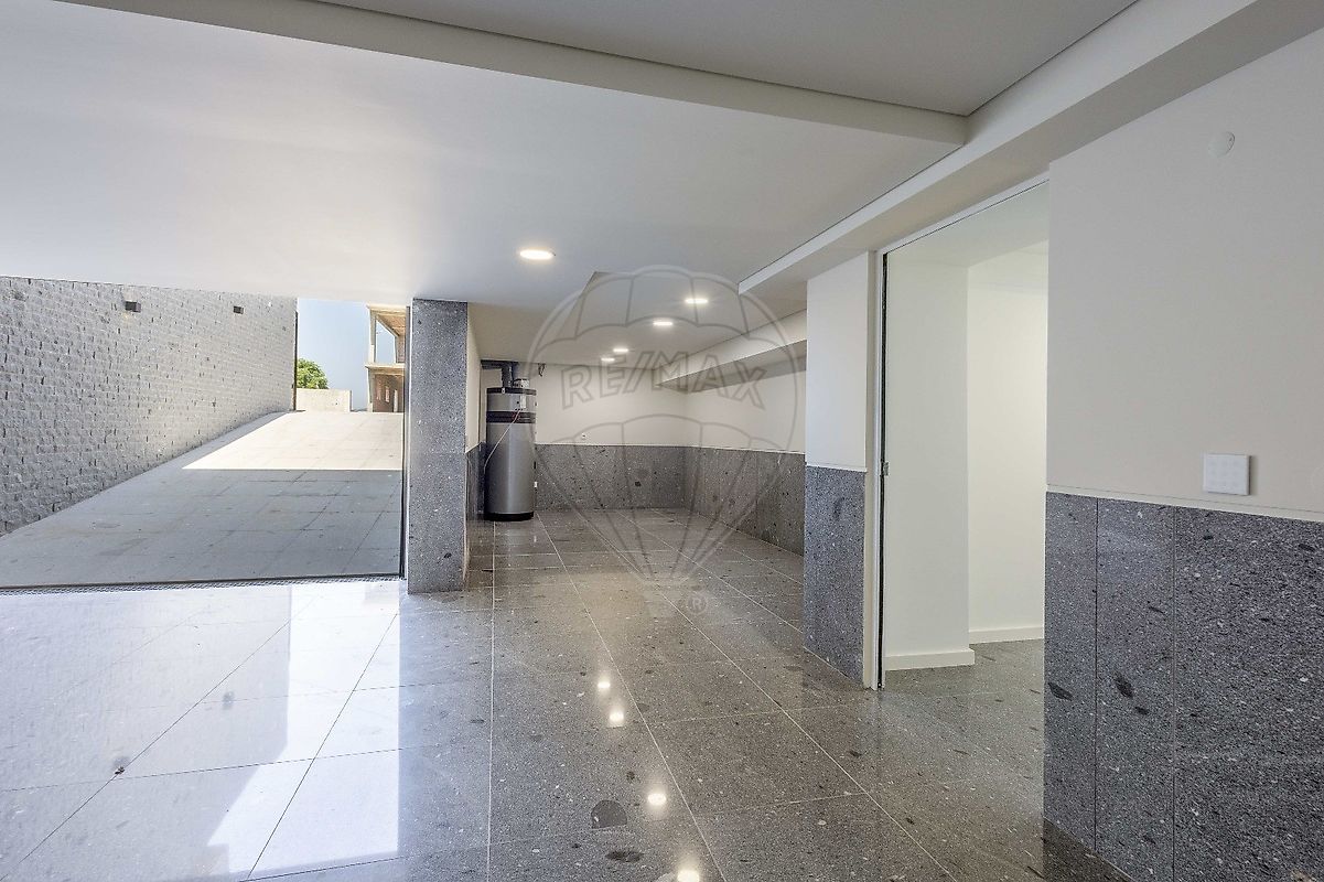 listing 123331056-975 picture-0