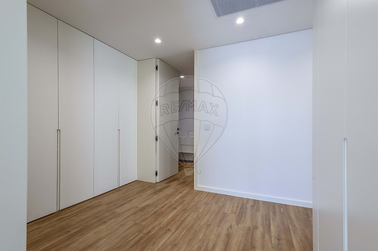 listing 123331056-978 picture-0