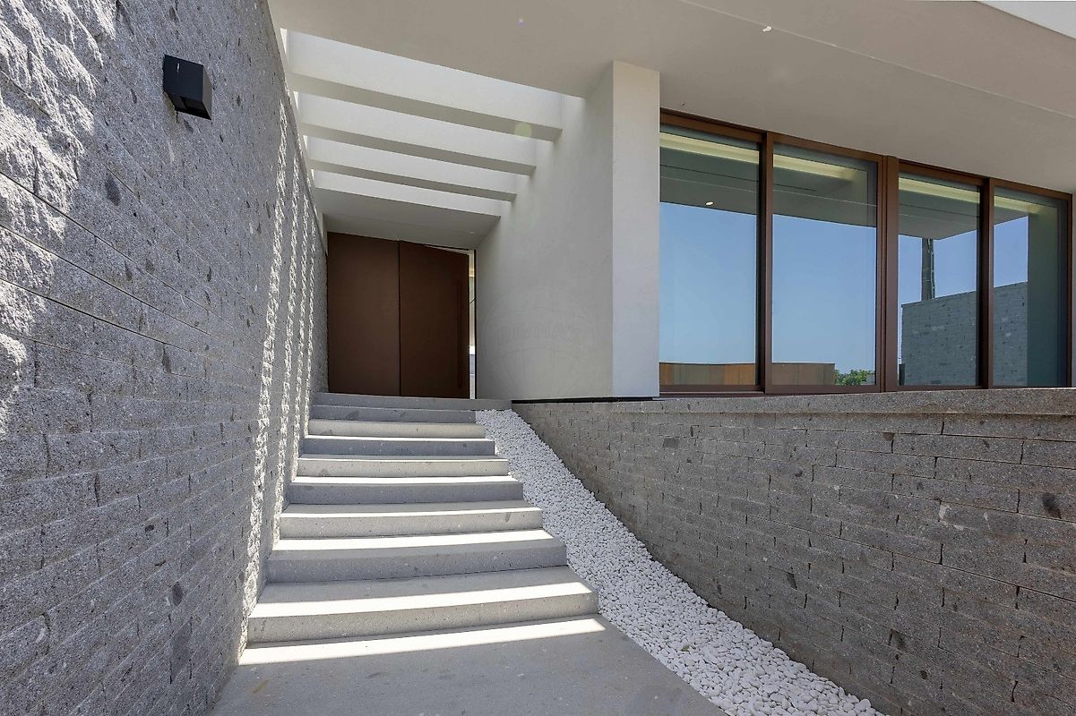 listing 123331056-981 picture-0