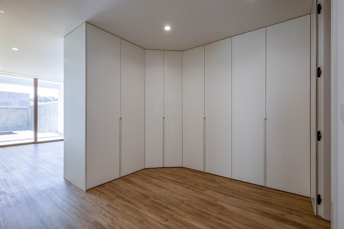 listing 123331056-981 picture-0