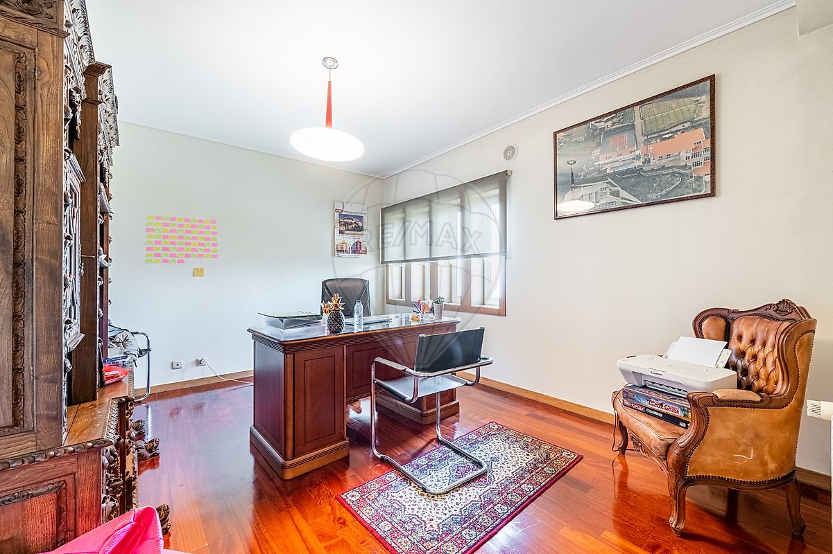 listing 123331056-1042 picture-0