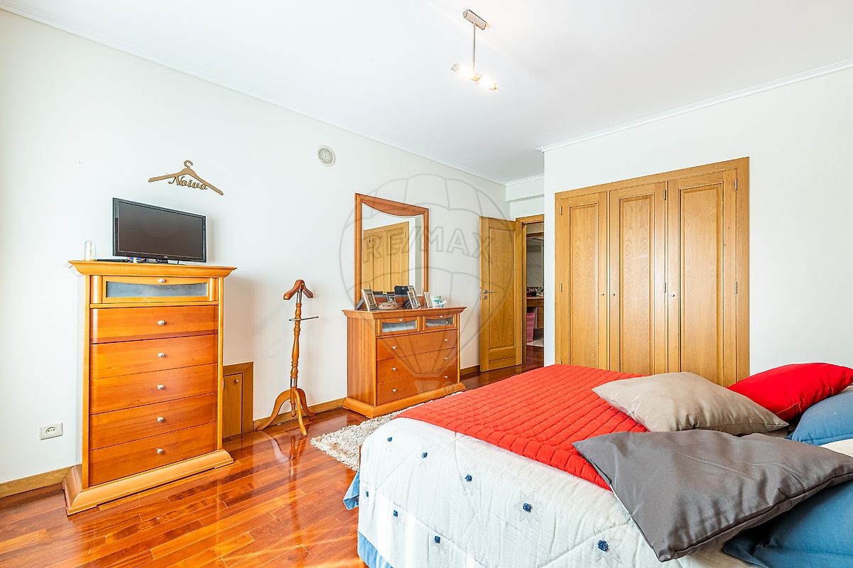 listing 123331056-1042 picture-0