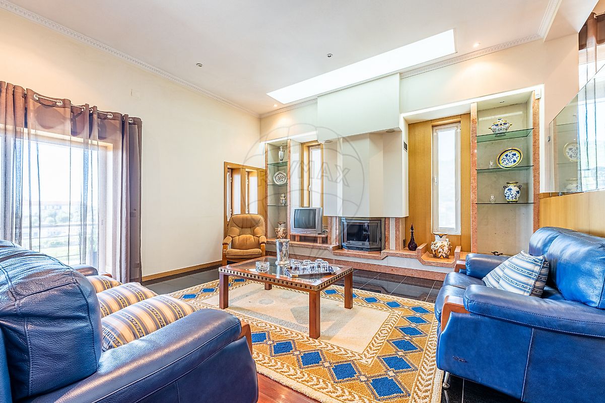 listing 123331056-1042 picture-0