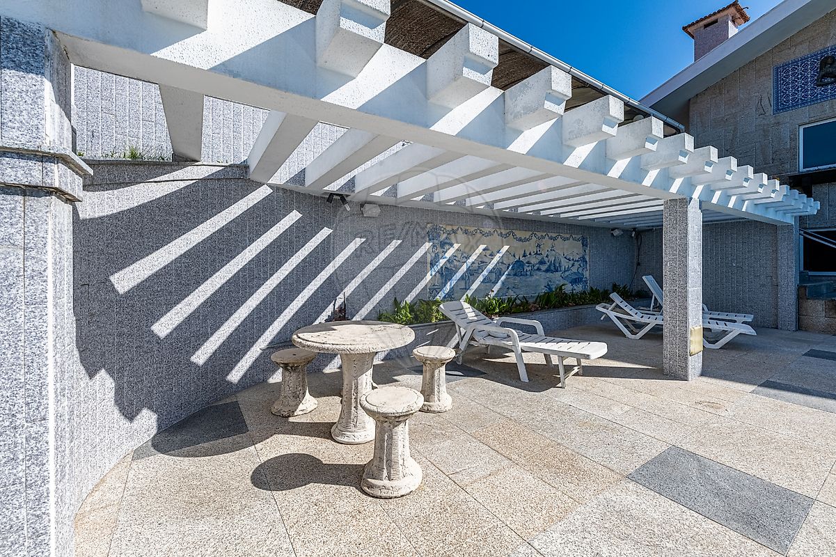 listing 123331056-1042 picture-0