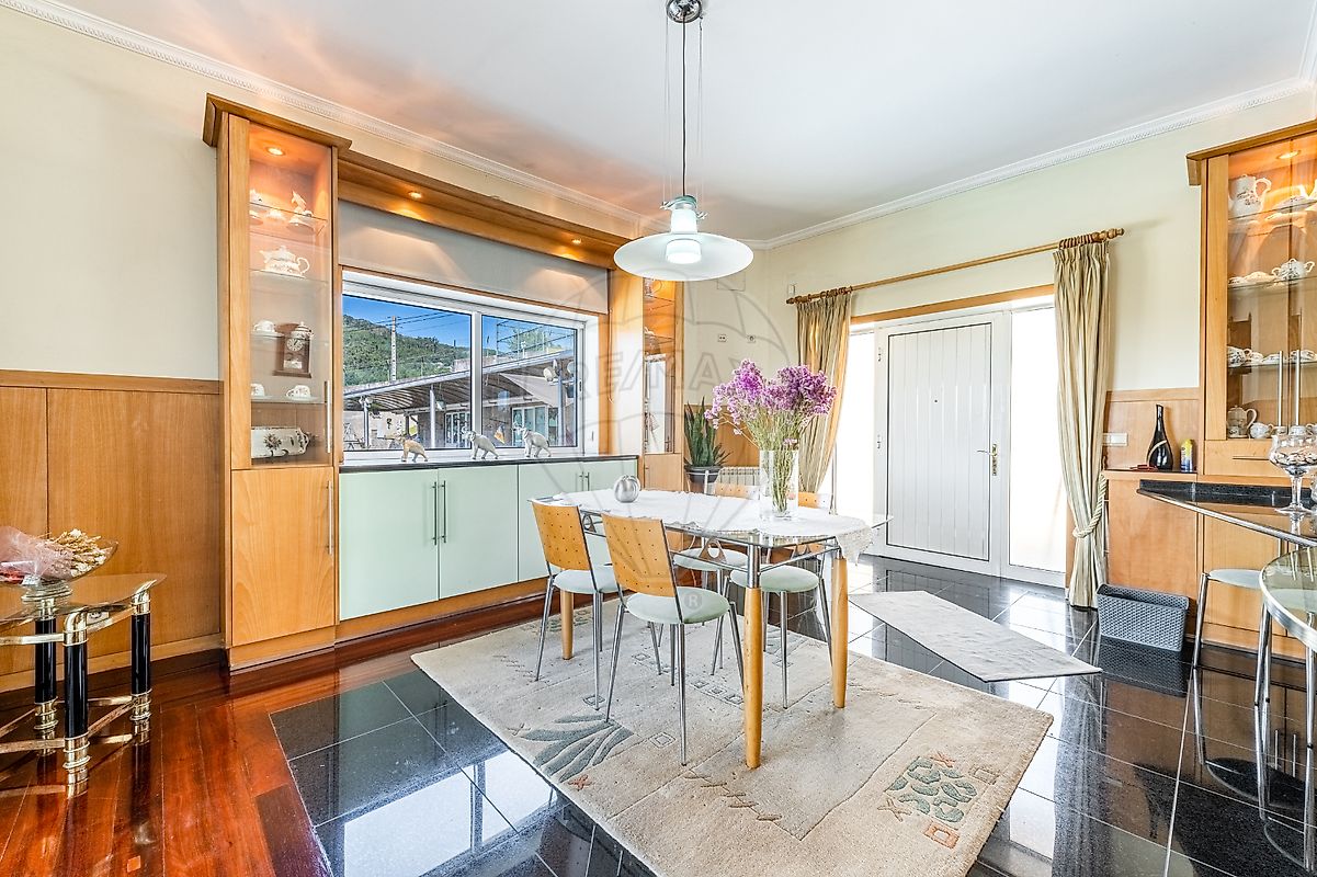 listing 123331056-1042 picture-0