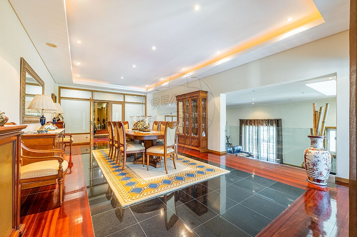 listing 123331056-1042 picture-0