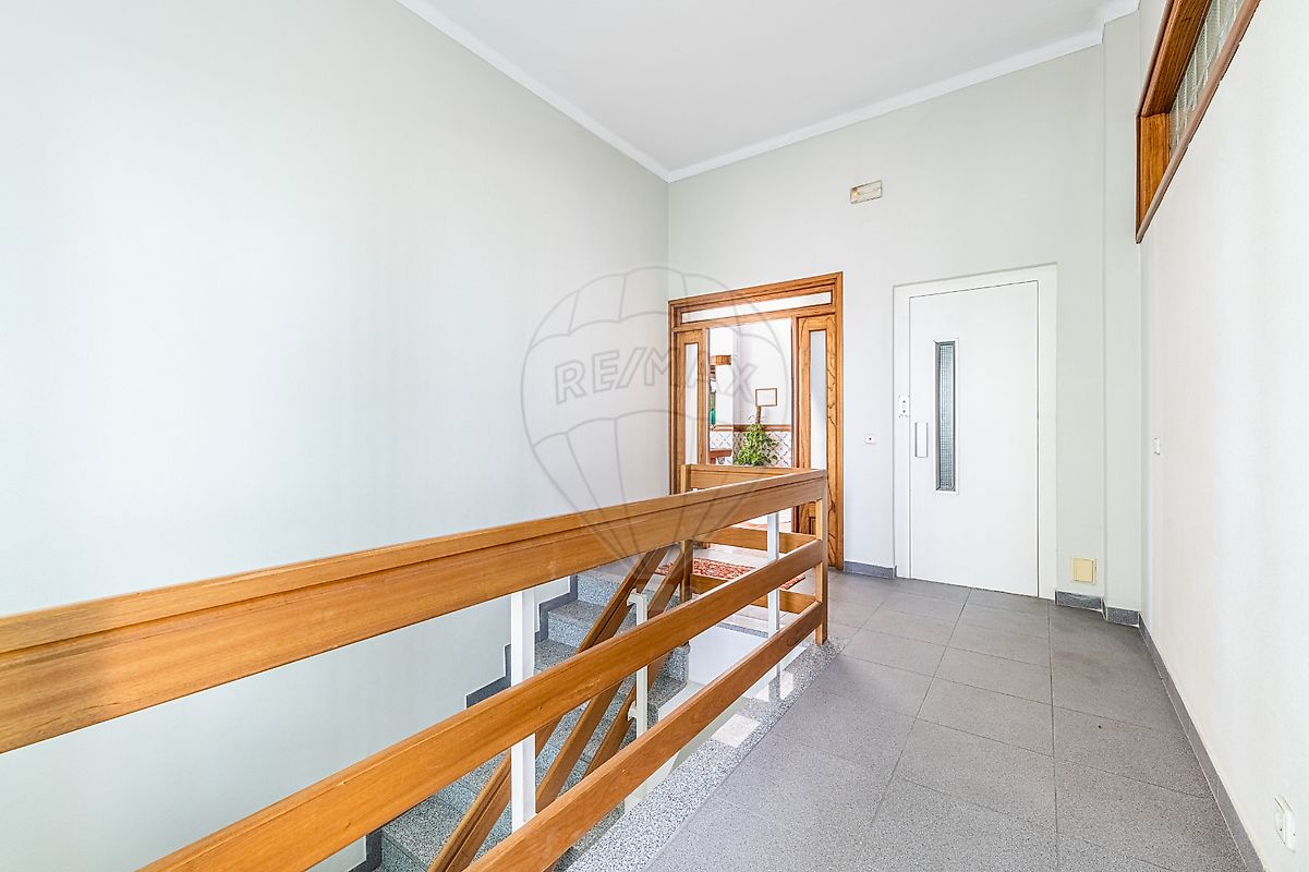 listing 123331056-1042 picture-0