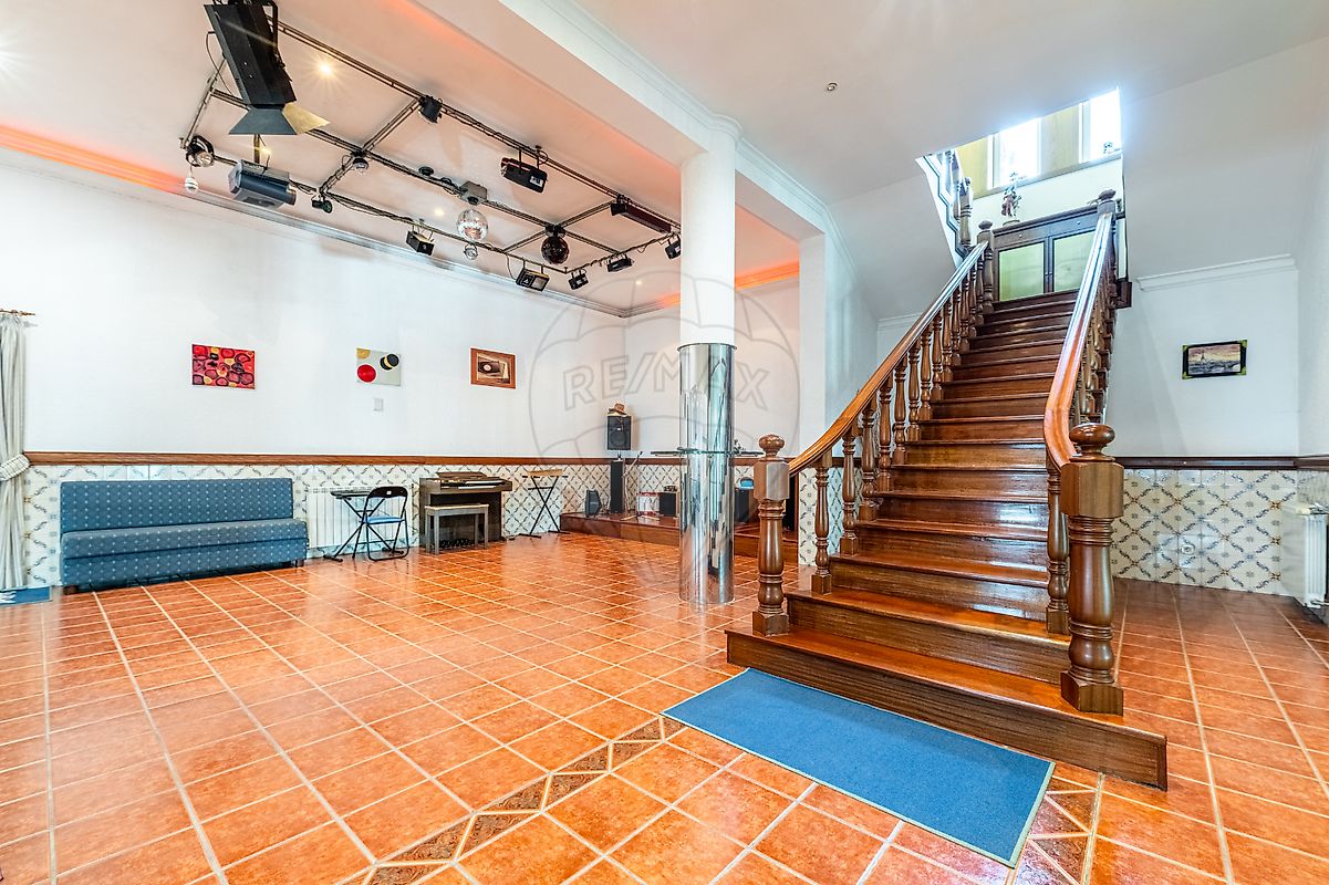 listing 123331056-1042 picture-0