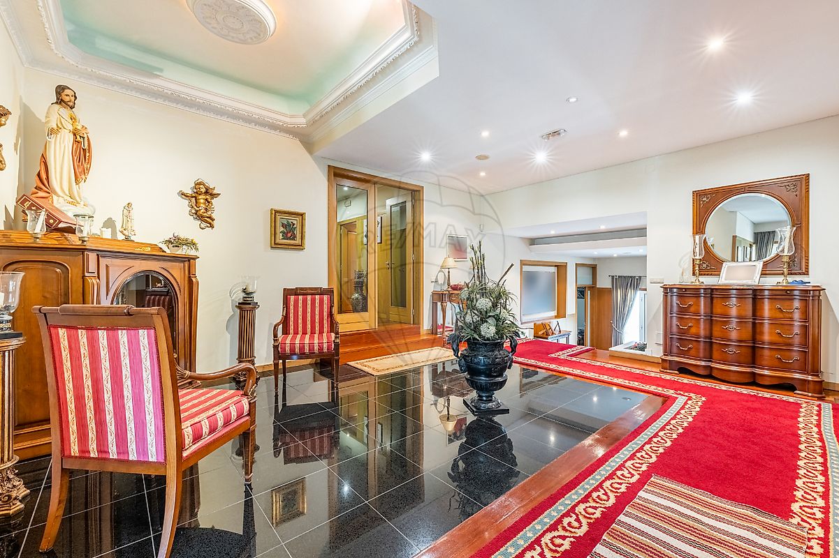 listing 123331056-1042 picture-0