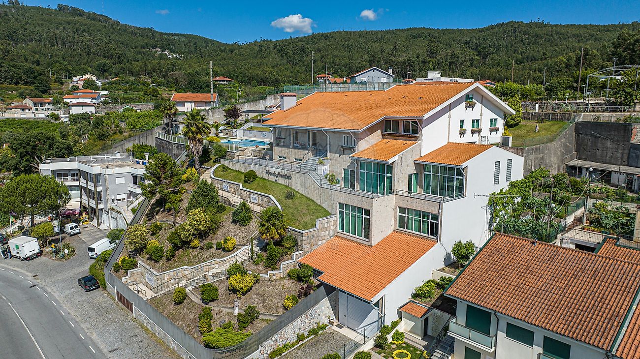 listing 123331056-1042 picture-0