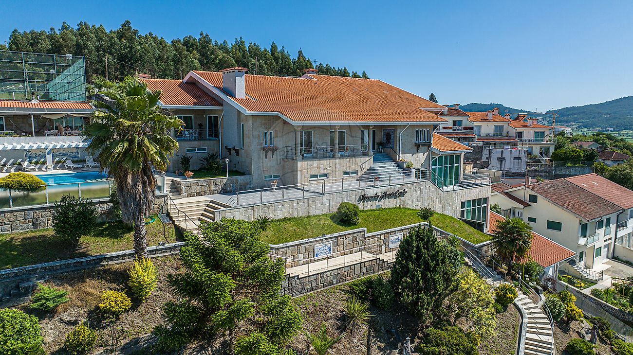 listing 123331056-1042 picture-0