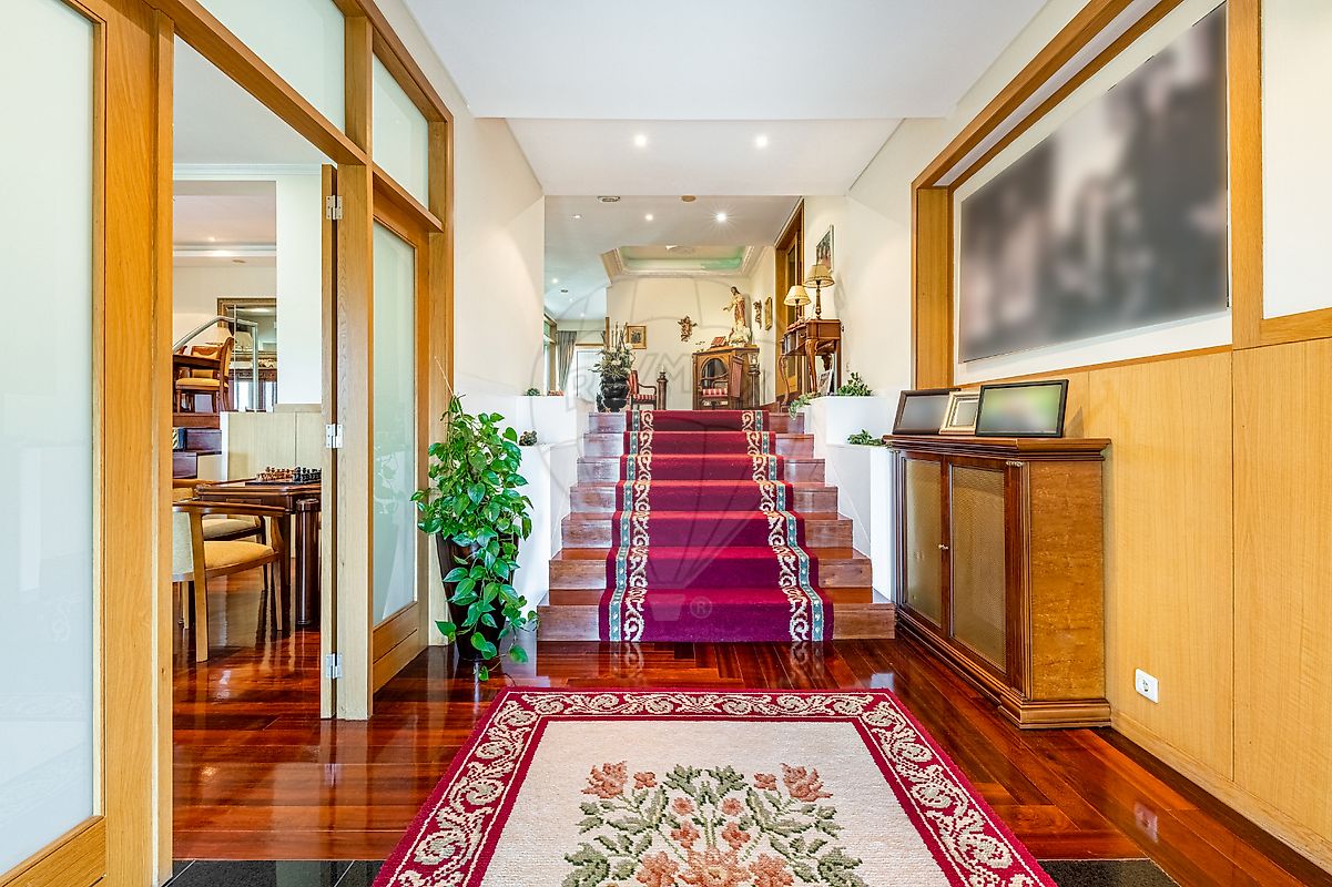 listing 123331056-1042 picture-0