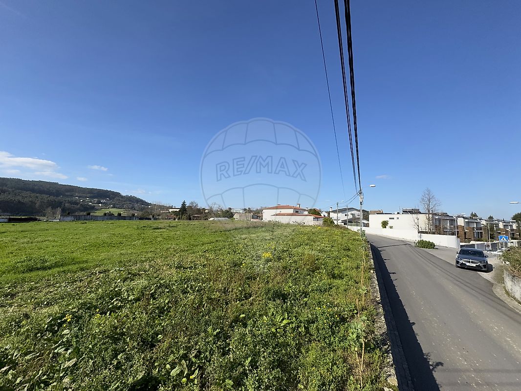 Terreno - Viatodos, Grimancelos, Minhotães e Monte de Fralães, Barcelos, Braga