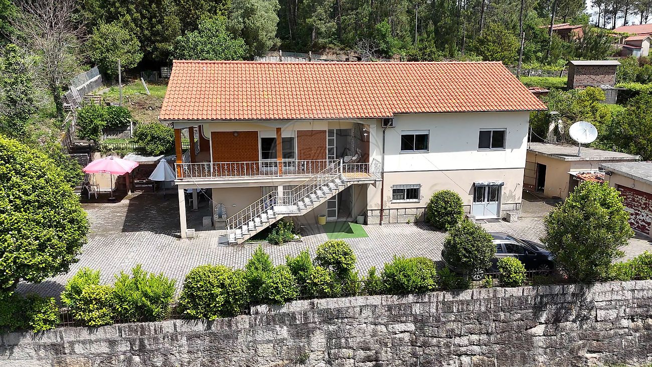Moradia - Gondomil e Sanfins, Valença, Viana do Castelo