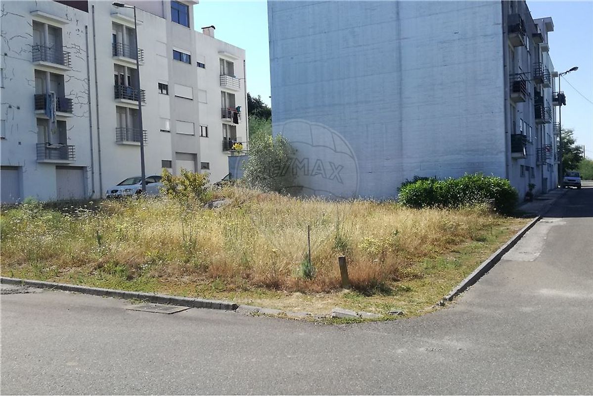 Terreno à venda em Santa Comba Dão