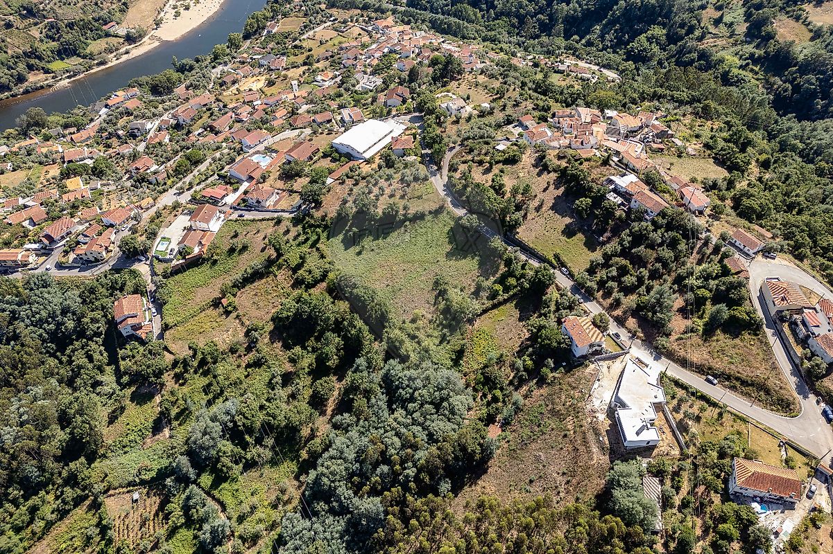 Land for sale in Coimbra, Portugal — €119,000