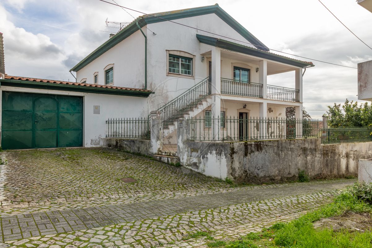 Moradia T4 para venda