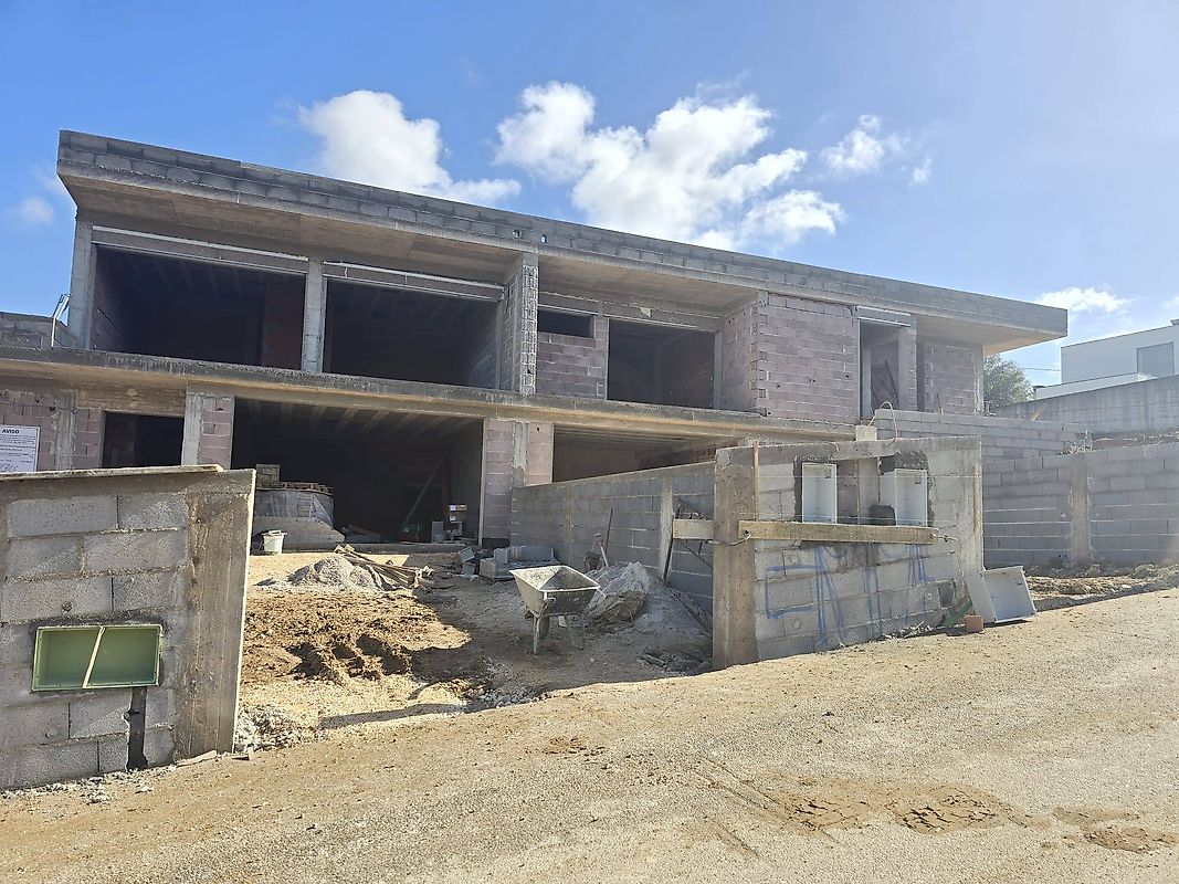 Moradia T4 para venda