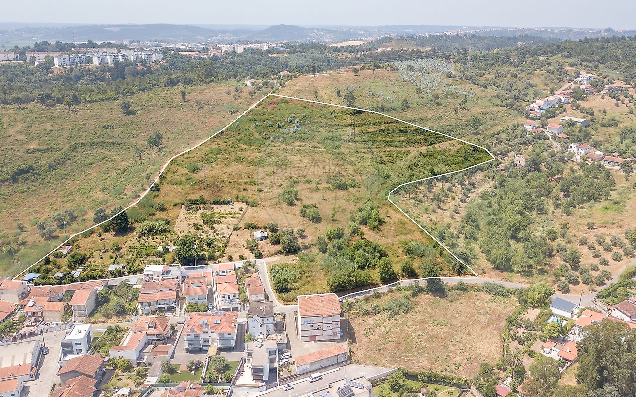Terreno à venda em Coimbra