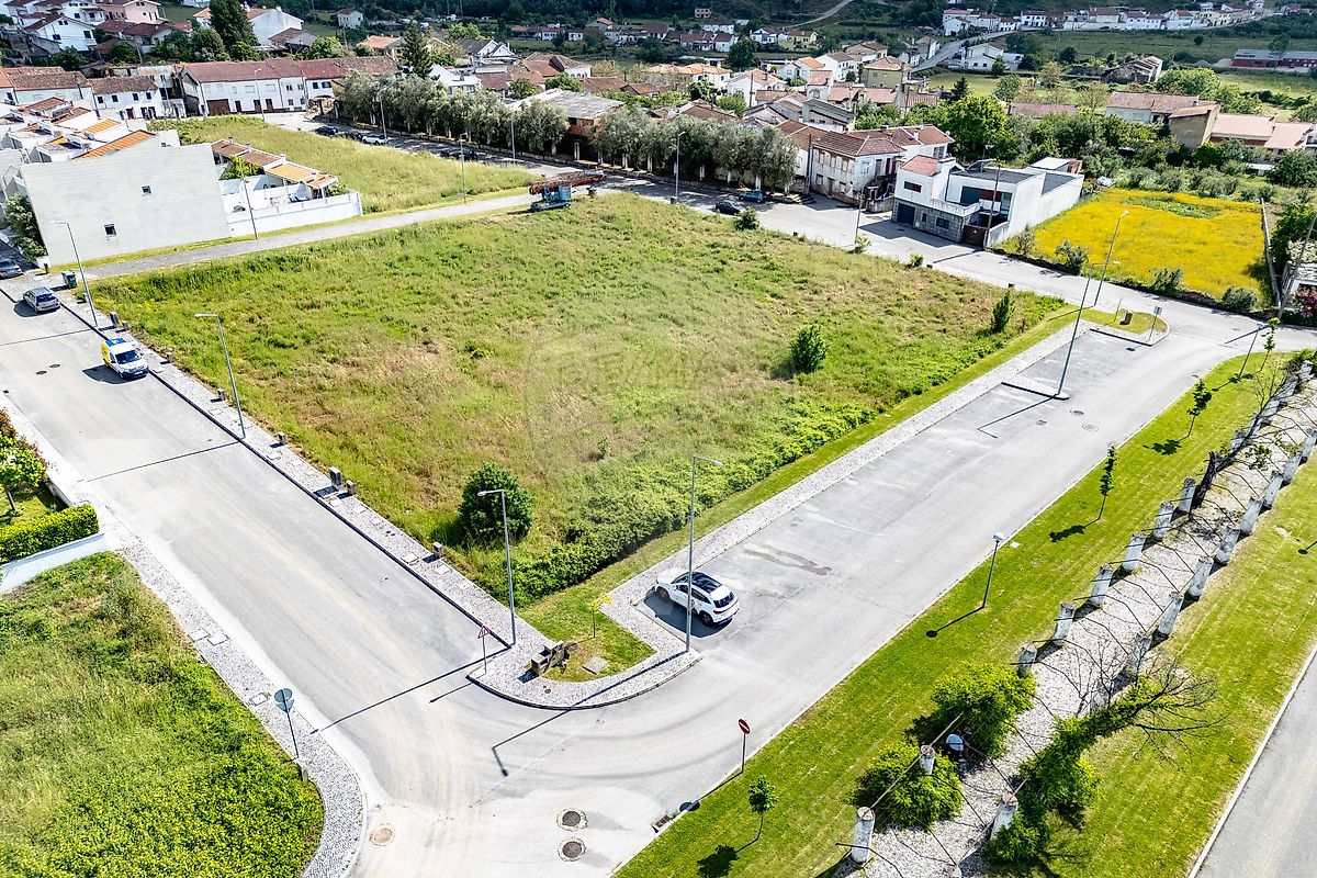 Terreno à venda em Lousã