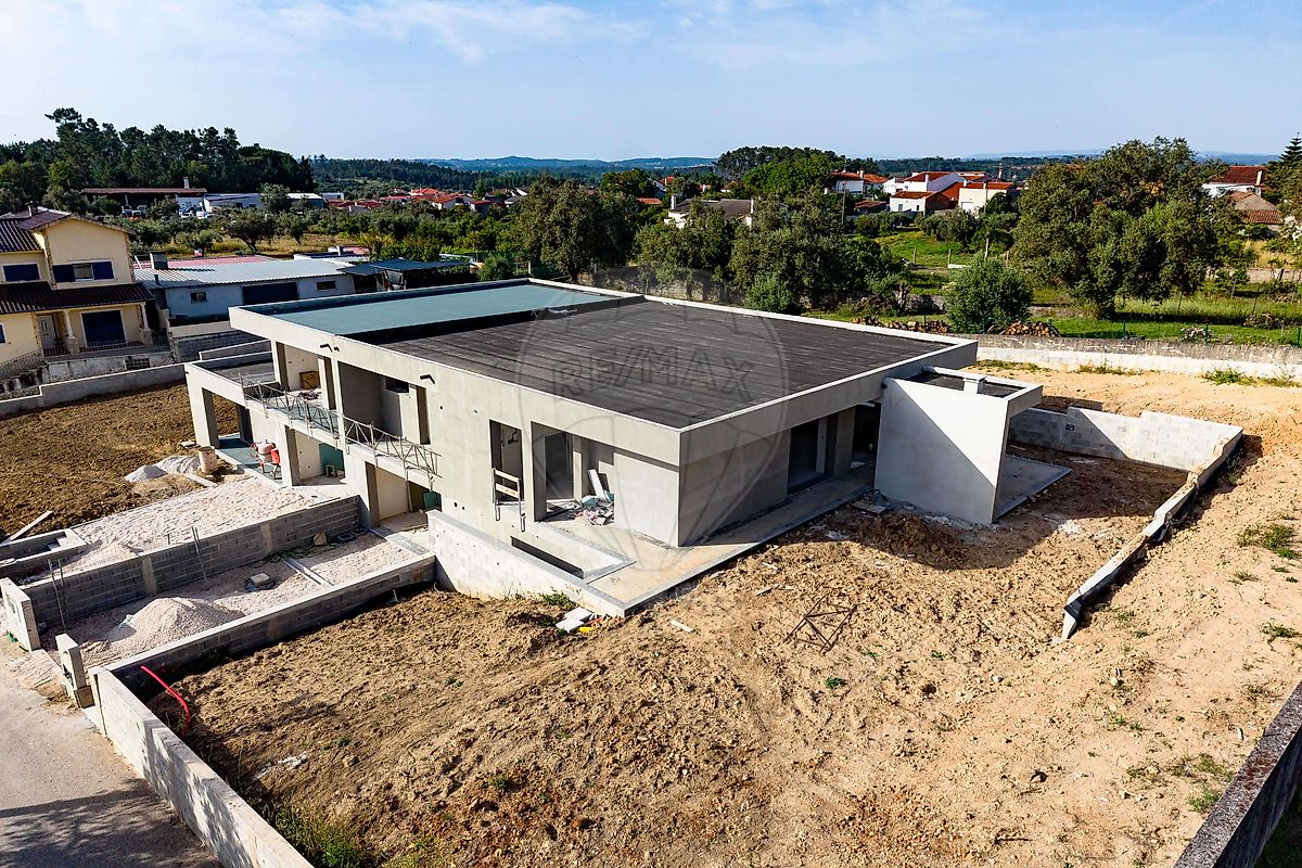 Moradia - Ega, Condeixa-a-Nova, Coimbra