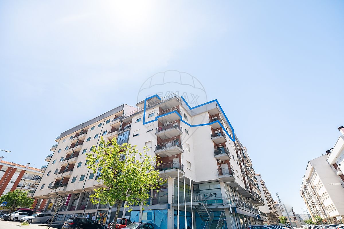 Apartamento T4 à venda em Lousã