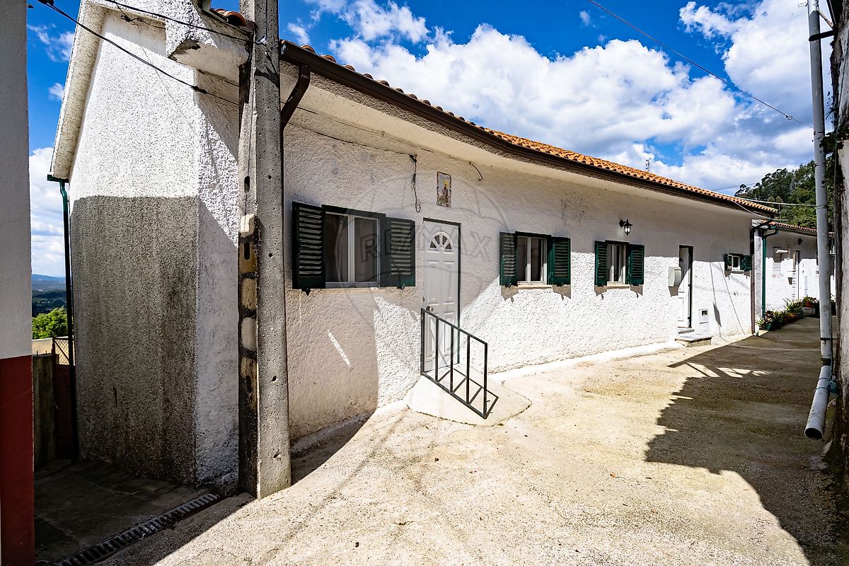 Moradia T3 à venda em Lousã