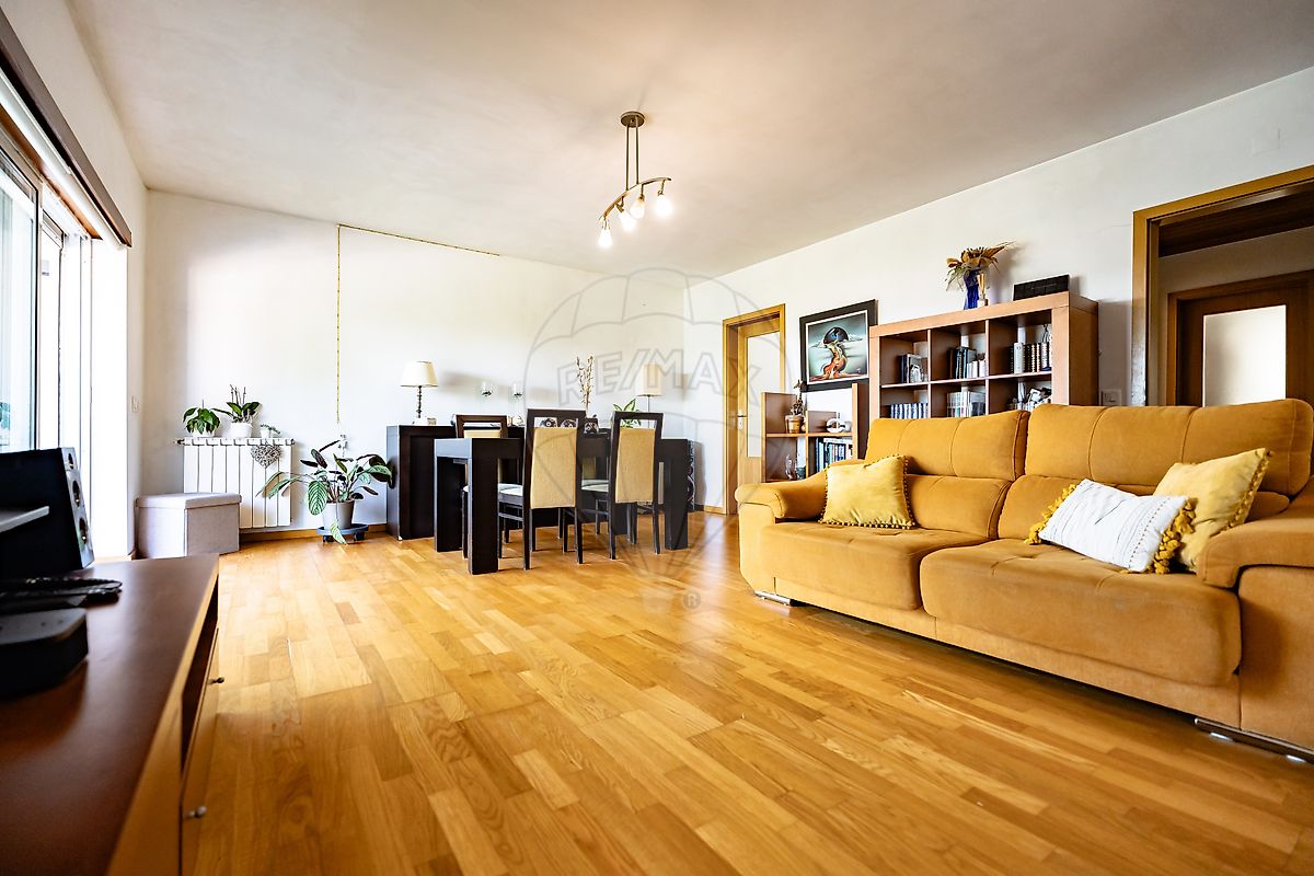 Apartamento T4 à venda em Lousã