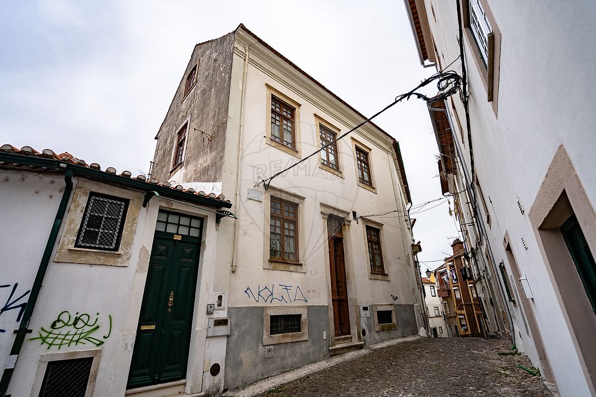 Apartamento T9 à venda em Coimbra