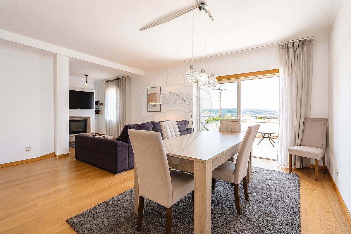 Apartamento T4 à venda em Lousã