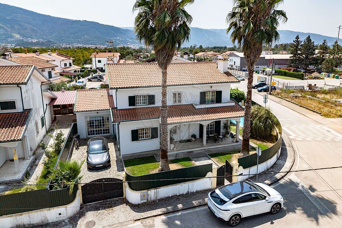 Apartamento T4 à venda em Lousã