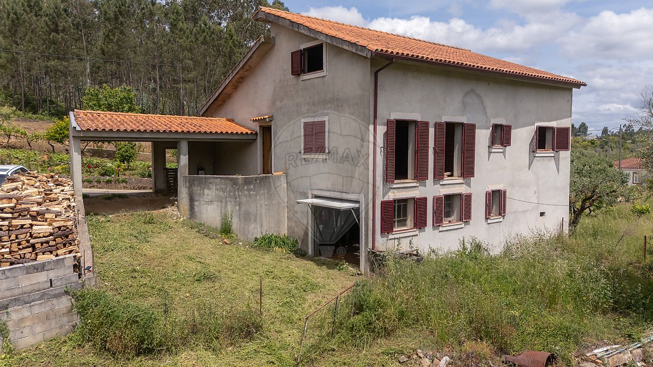 Moradia T3 - Poiares (Santo André), Vila Nova de Poiares, Coimbra