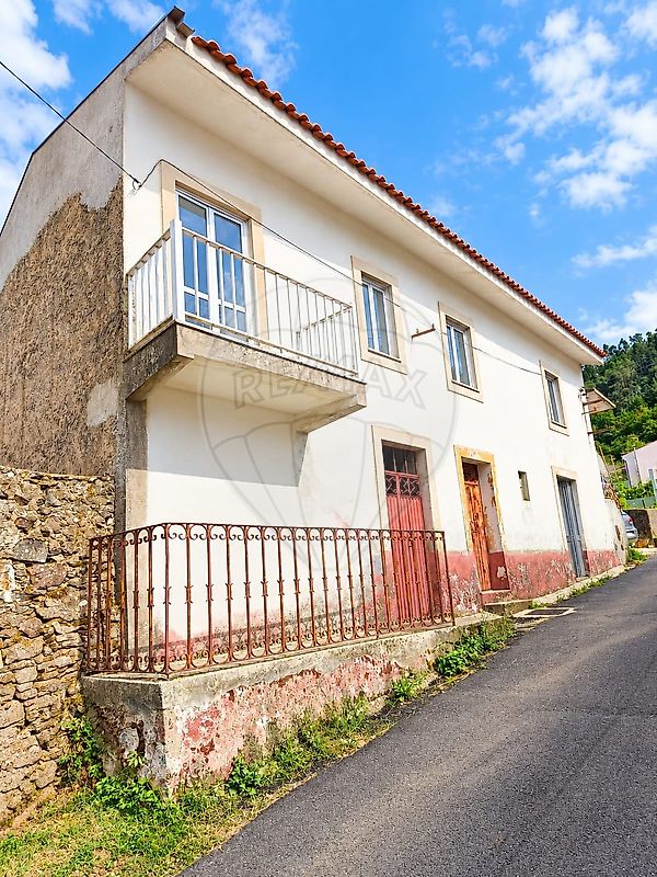 Moradia T3 em Lousã e Vilarinho, €188.000