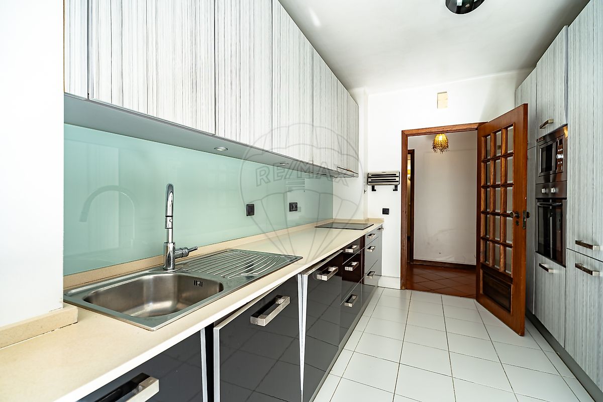 Apartamento T4 à venda em Santo António dos Olivais, Coimbra — foto 2