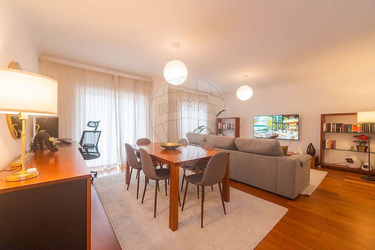 Apartamento T2 à venda em Amadora