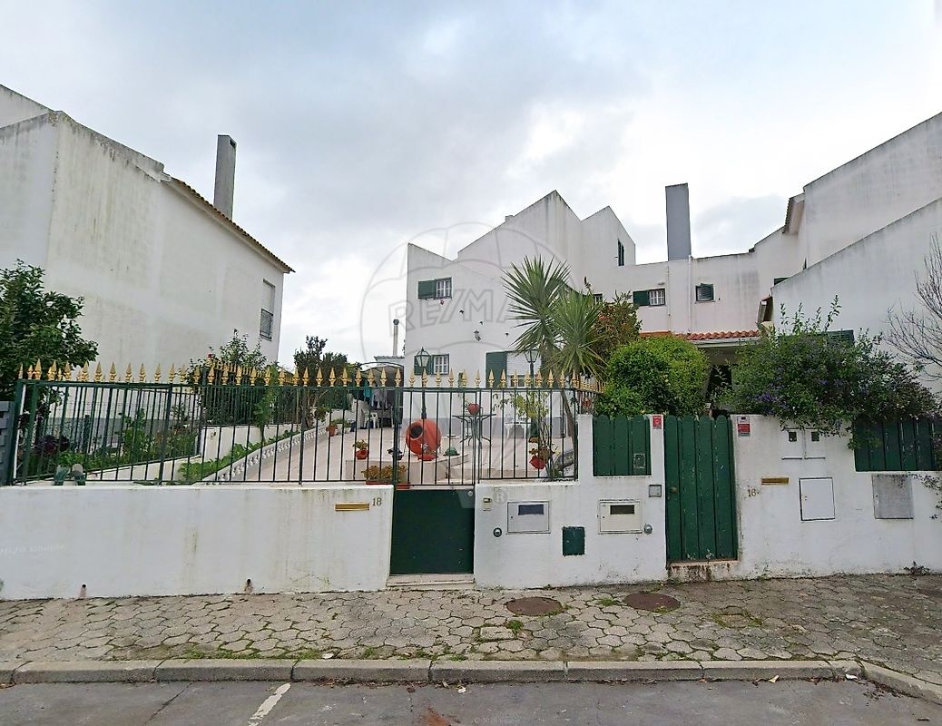 Moradia T3 à venda em Oeiras