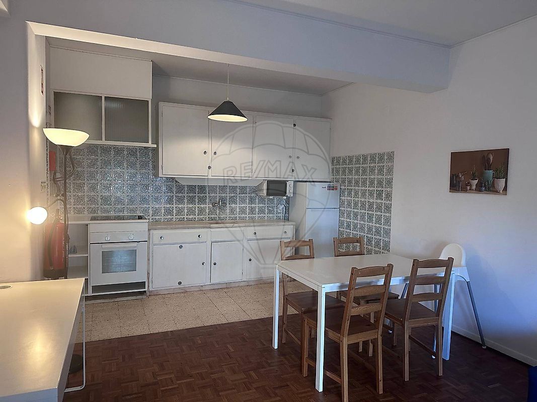 Apartamento T1 para arrendar em Oeiras