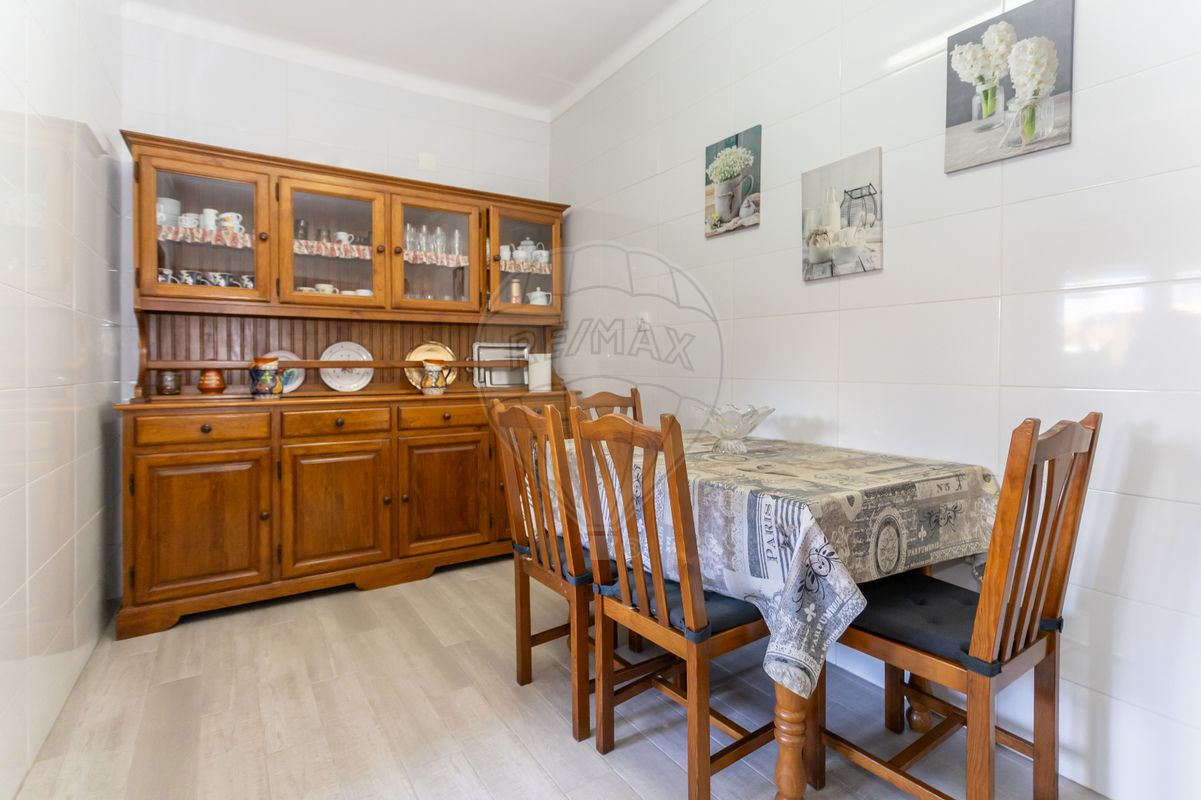 listing 122191412-23 picture-0