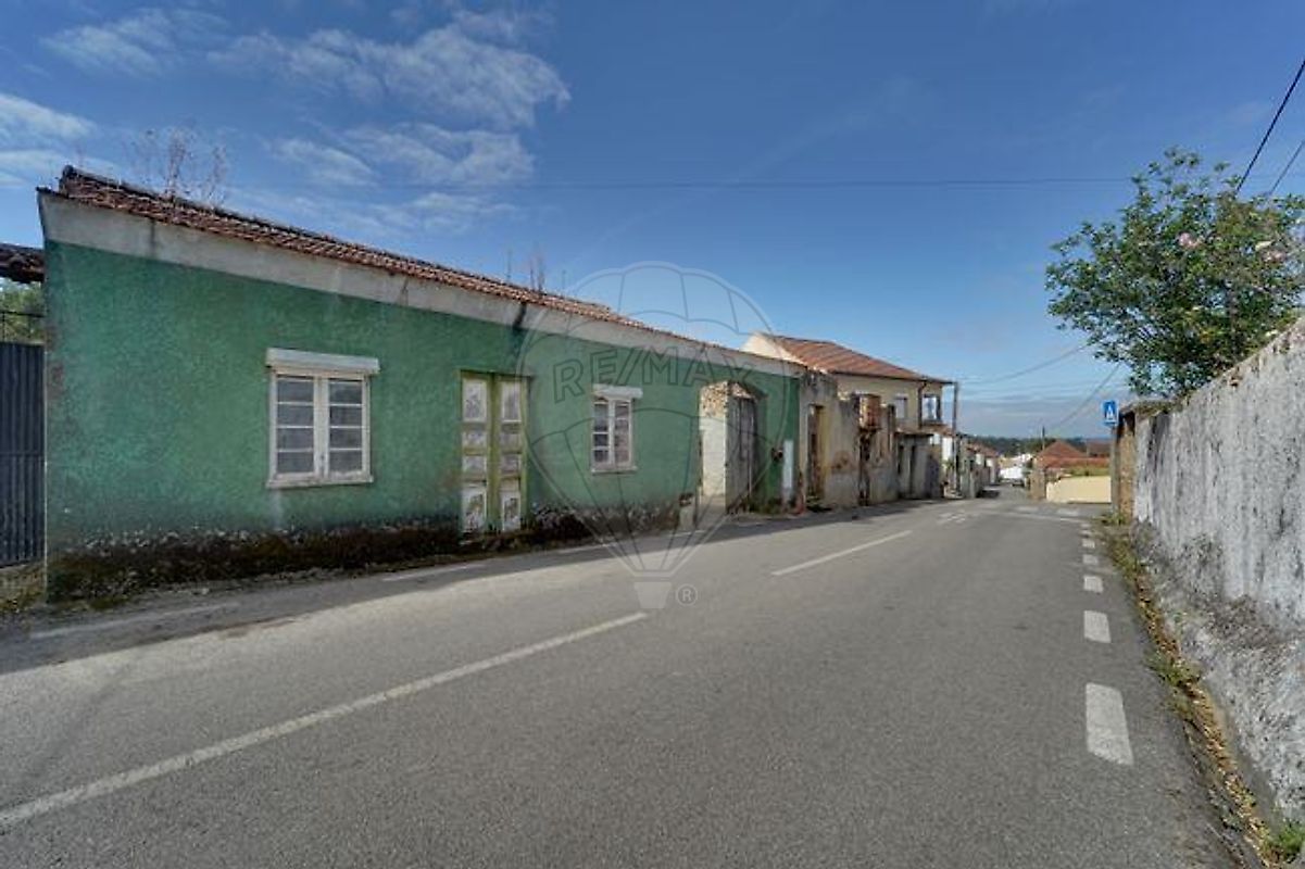 Moradia T3 à venda em Anadia