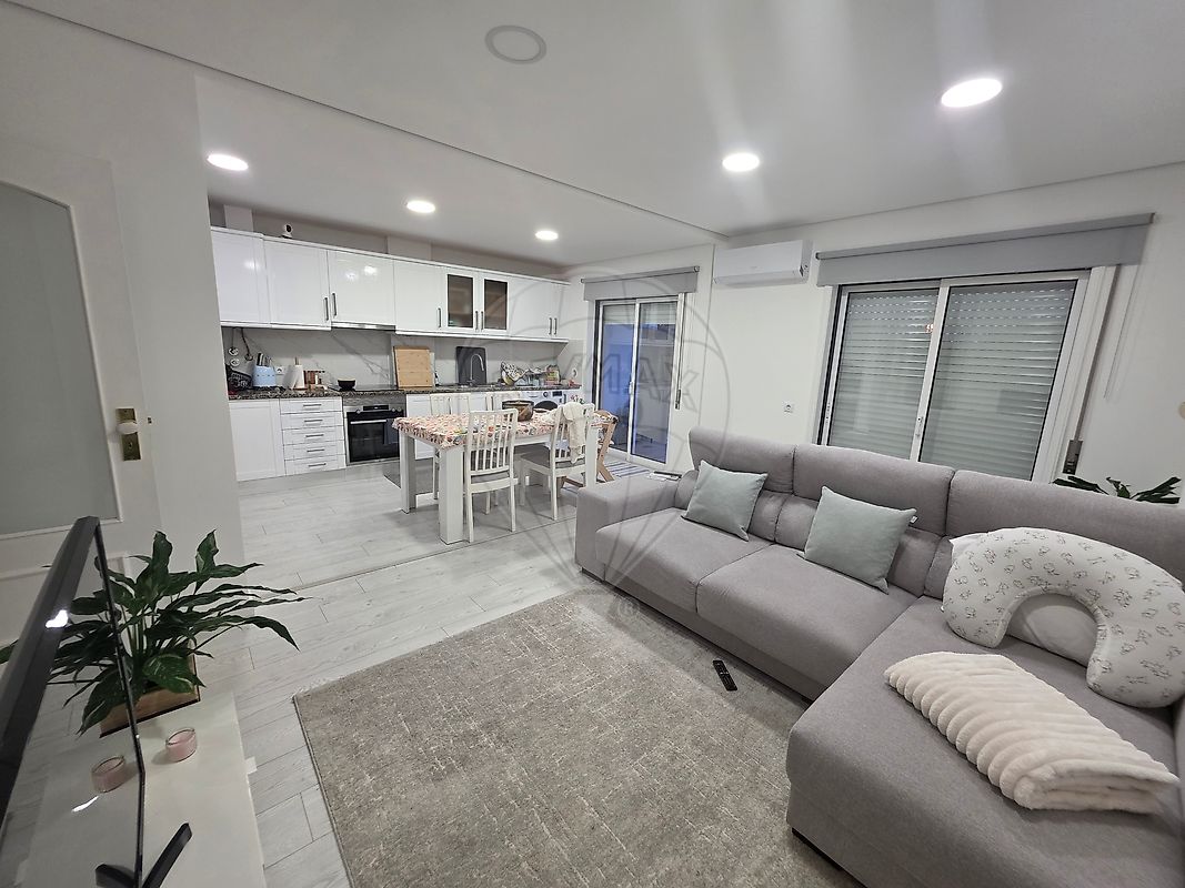 Apartamento T2 à venda em Oliveira do Bairro