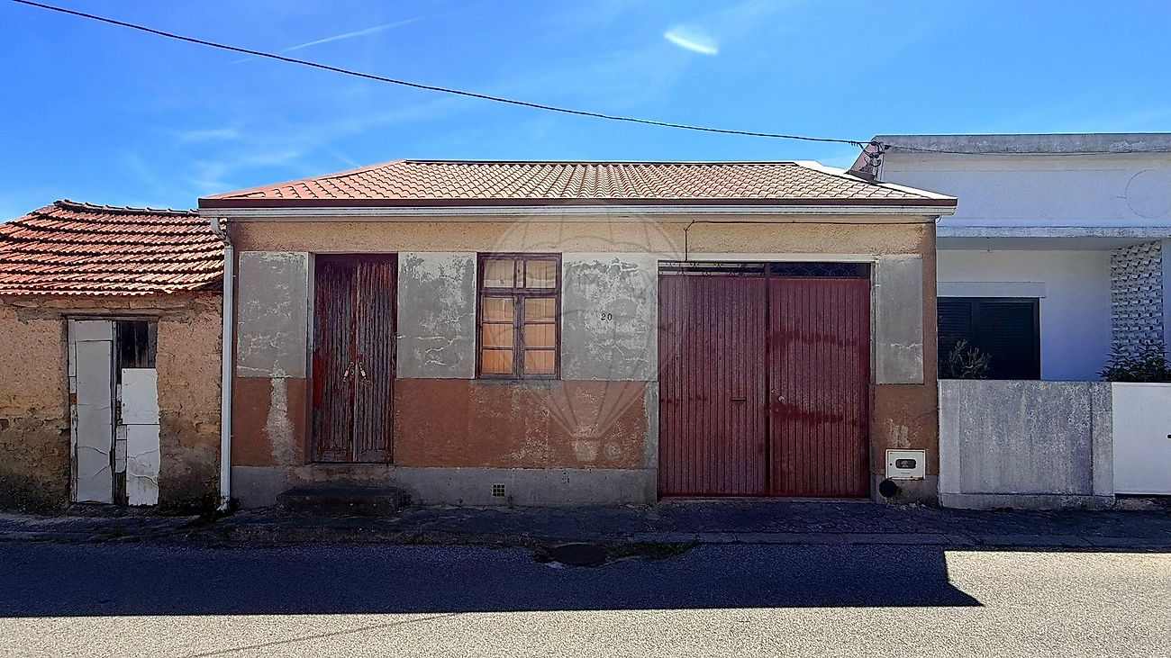 Moradia - Bustos, Troviscal e Mamarrosa, Oliveira do Bairro, Aveiro