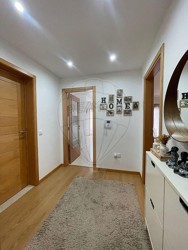 Apartamento T2 à venda em Oliveira do Bairro