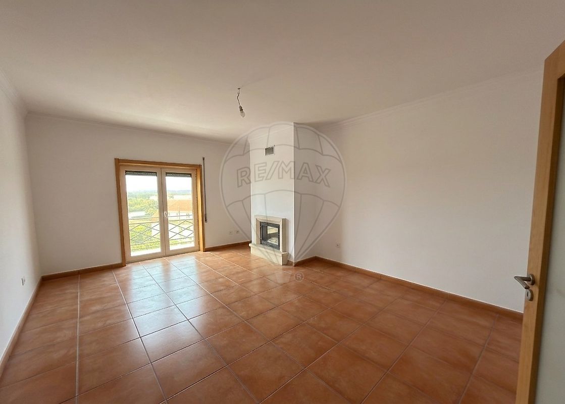Apartamento T3 à venda em Oliveira do Bairro